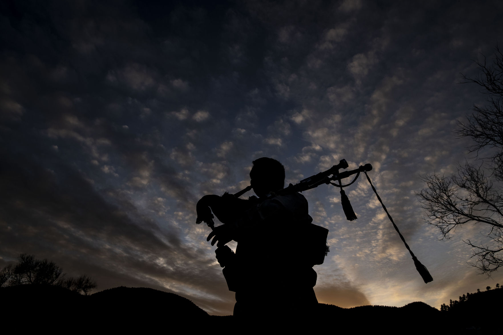 050820-news-bagpipes 02.jpg